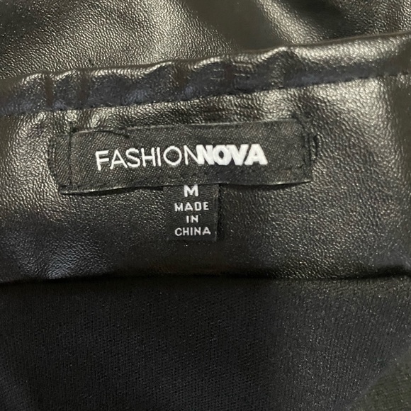 Black Leather skirt - Picture 5 of 5